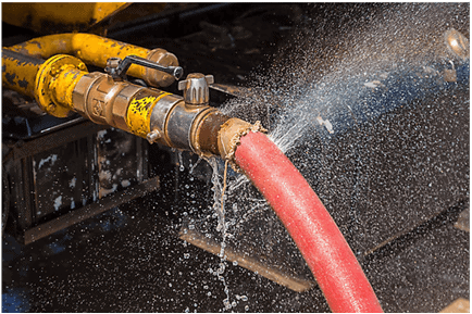 5 major symptoms of hydraulic pump failure – A leaky hydraulic hose pipe
